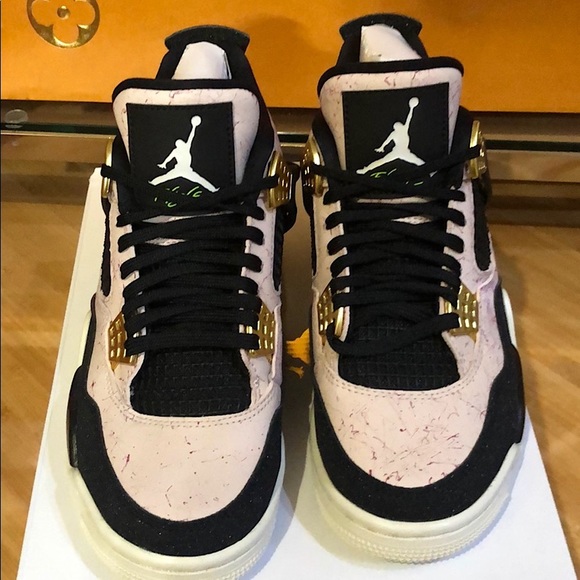✨Women’s Jordan 4 Retro Silt Red Splatter✨ - Picture 3 of 7